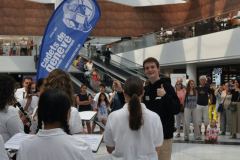Les Cadets sous la direction de spectateurs