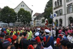 Grand défilé dans les rues de Lenzburg