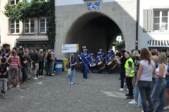 Grand défilé dans les rues de Lenzburg