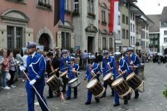 Grand défilé dans les rues de Lenzburg