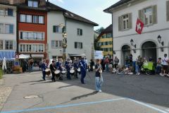 Grand défilé dans les rues de Lenzburg
