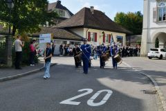 Grand défilé dans les rues de Lenzburg