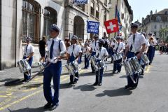 Le cortège démarre pour traverser la vieille ville de Genève