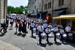 Le cortège démarre pour traverser la vieille ville de Genève