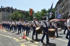 Le cortège traverse la vieille ville de Genève