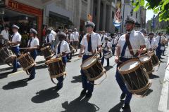 Le cortège traverse la vieille ville de Genève