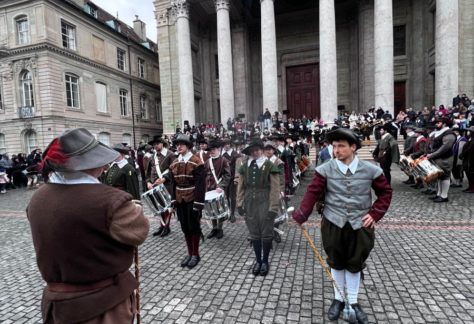 Les Cadets de Genève en tête de cortège du Défilé de l'Escalade